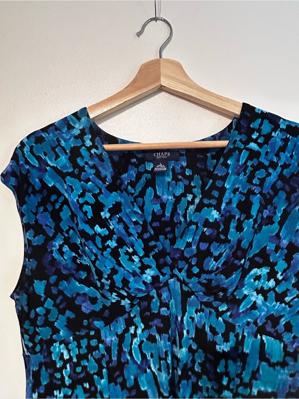 Chaps Black, Blue & Teal Abstract V-Neck Dress Size L - Picture 3 of 8